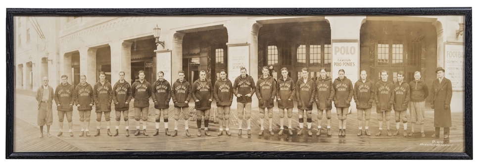 1930 Chicago Bears Panoramic Team Photo In 30x10 Framed Display (Nagurski Family LOA)